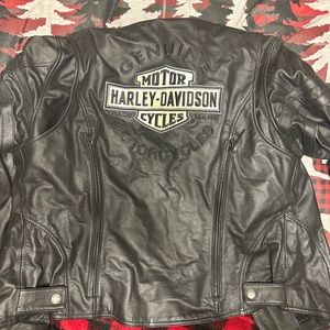 Genuine Harley Davidson Women’s leather jacket XL